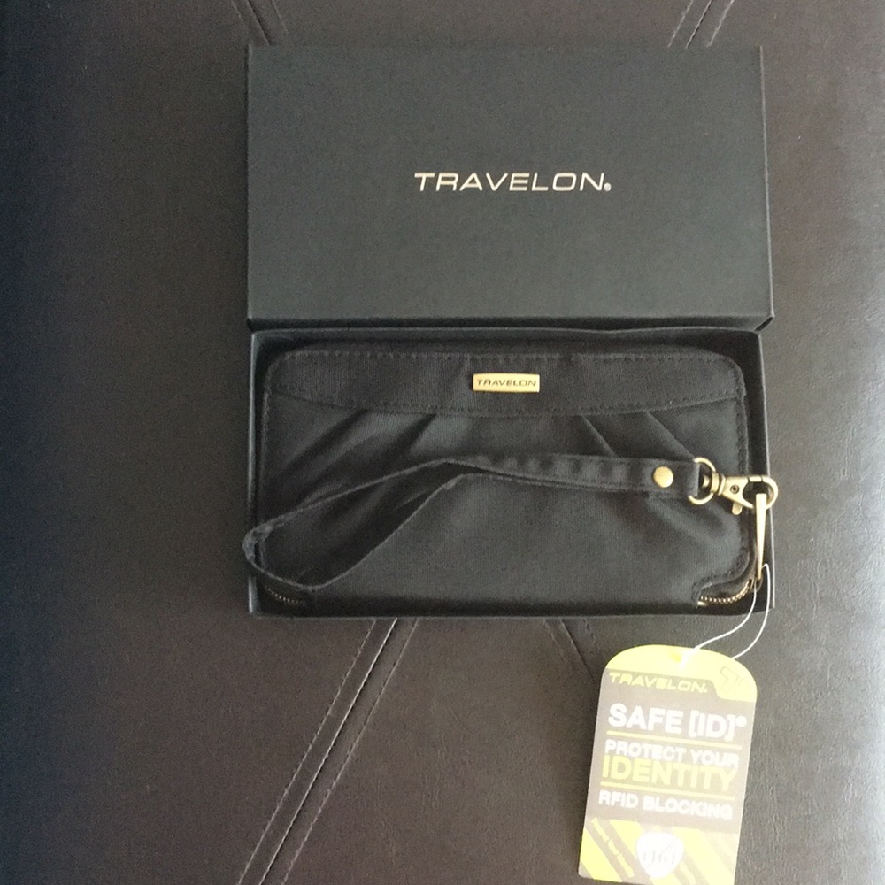 New Travelon RFID blocking wristlet